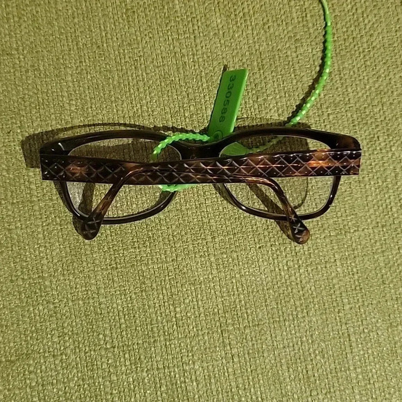 Chanel - Picture 9 of 9